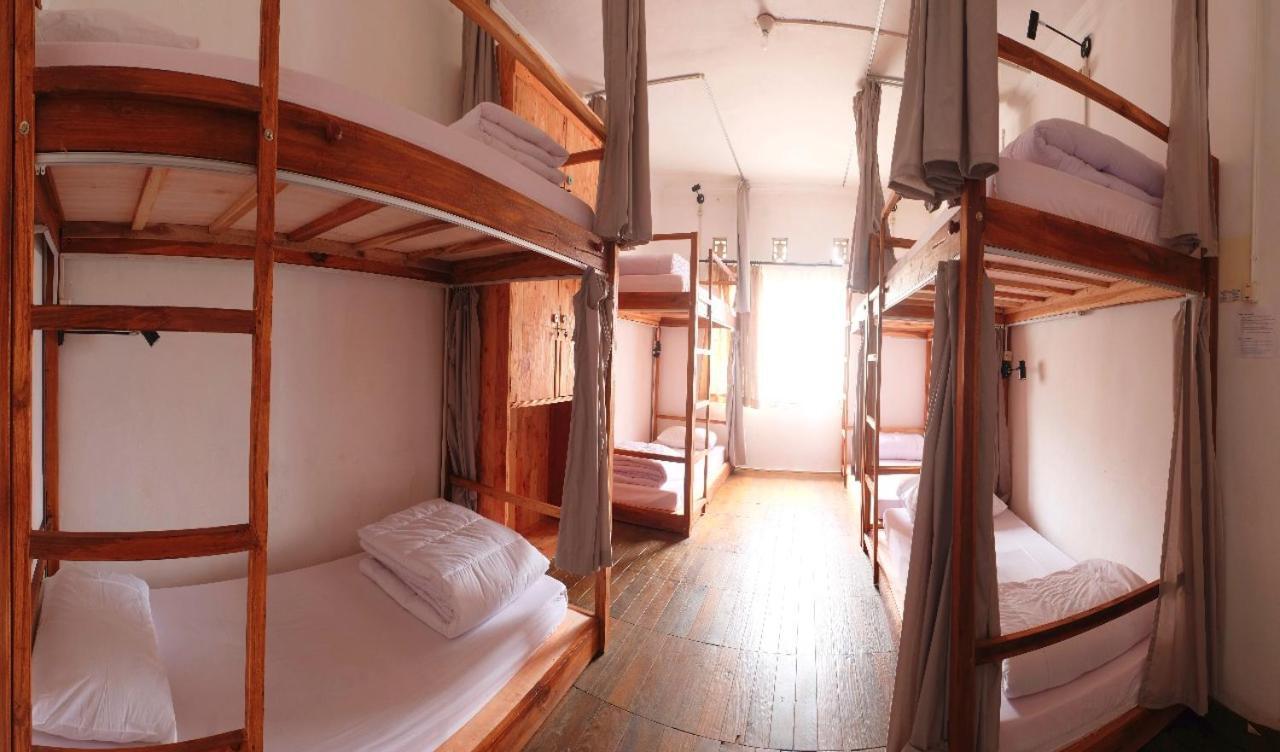 Tani Jiwo Hostel Diyeng Extérieur photo